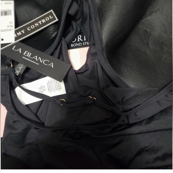 La Blanca Island Goddess
Cross Front Keyhole One Pince‎ - Black Size 6 - Picture 4 of 4